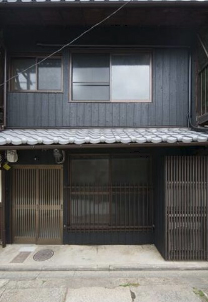 東・中之町の外観