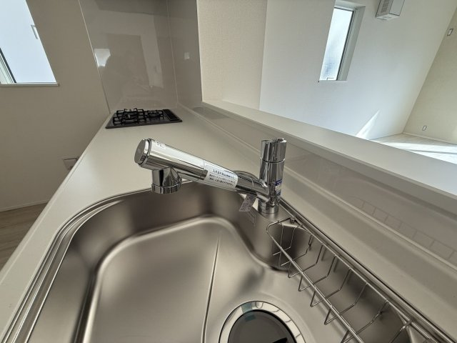 熊本市南区薄場町の新築一戸建のキッチン|浄水器機能付水栓