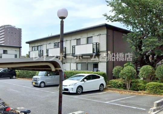 サンガーデン藤原A棟の駐車場