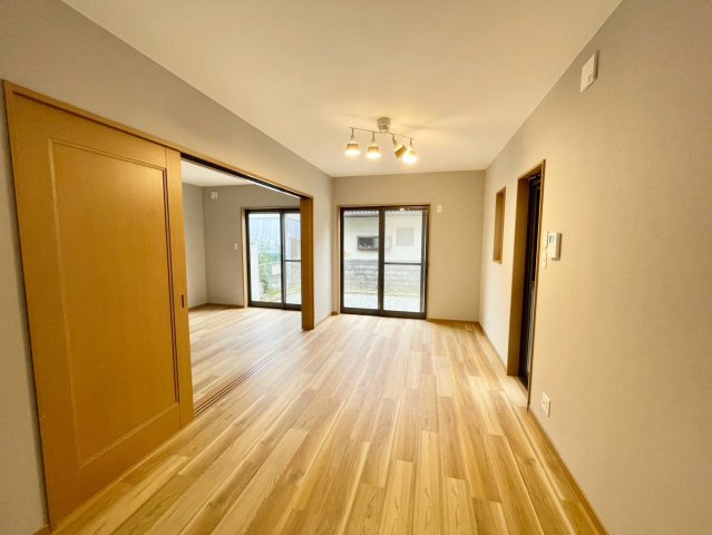 姫路市飾磨区矢倉町１丁目の中古一戸建の居間・リビング