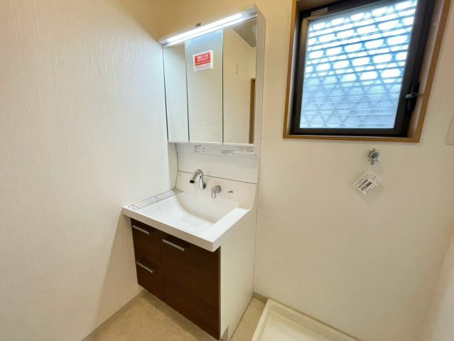 姫路市飾磨区矢倉町１丁目の中古一戸建の独立洗面台