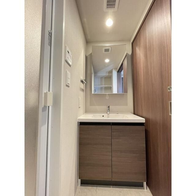 フレシア赤塚新町の洗面所