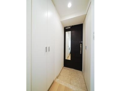 ドゥーエ蒲田の玄関