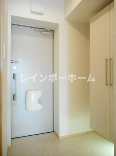 ピッコラ　フォレスタの玄関
