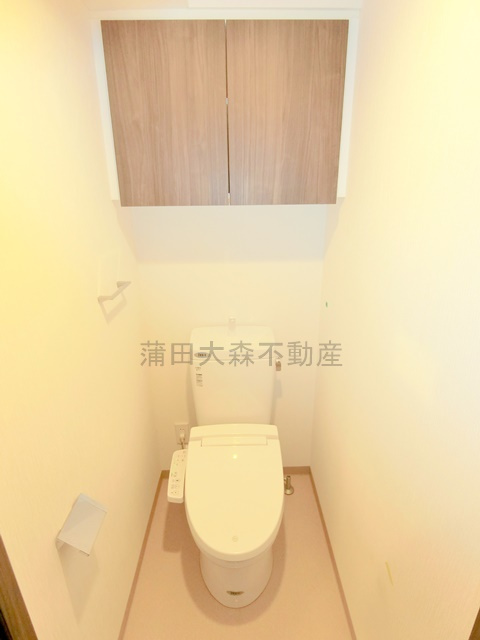 パティーナ大森のトイレ|棚収納と温水暖房便座付トイレ！