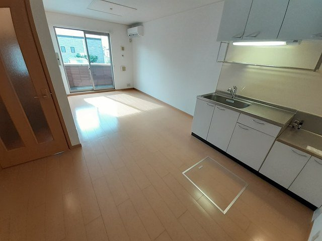 朝倉郡筑前町二のアパートの居間・リビング|こちらのリビングで趣味の時間をお楽しみください