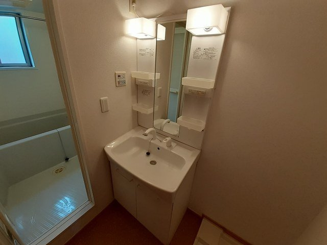 朝倉郡筑前町二のアパートの洗面所|使いやすい洗面所です