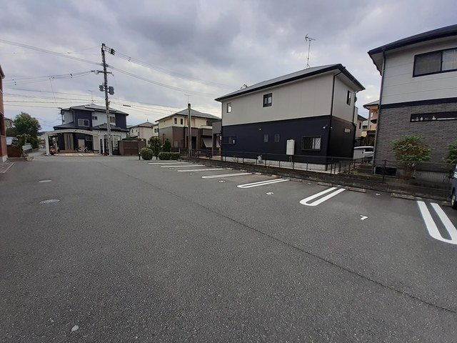 朝倉郡筑前町二のアパートの駐車場|駐車場完備です