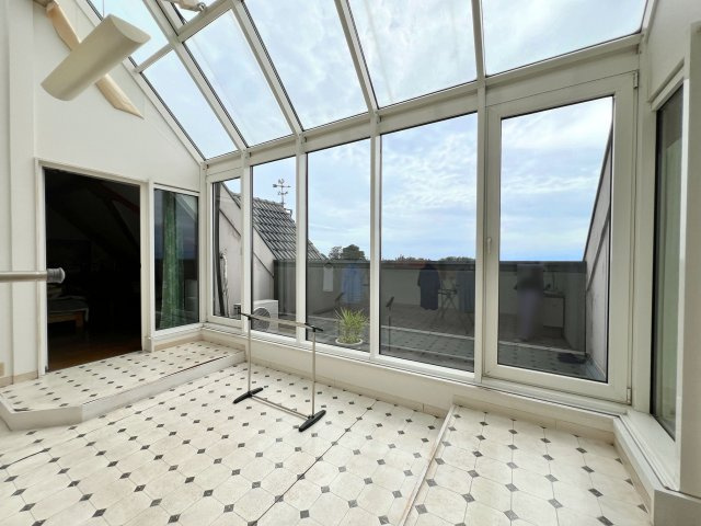 【中古戸建】前橋市荒子町　のバルコニー|■サンルーム｜空が見える広々としたバルコニー♪家族で星空観賞ができて夜が楽しみになりますね☆