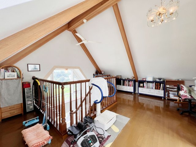 【中古戸建】前橋市荒子町　の洋室|■洋室｜全部屋フローリングなので、お掃除がしやすいです♪大きな収納もあって嬉しい！