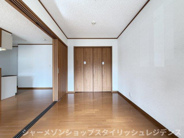 エスポワールISHIBASHIの洋室