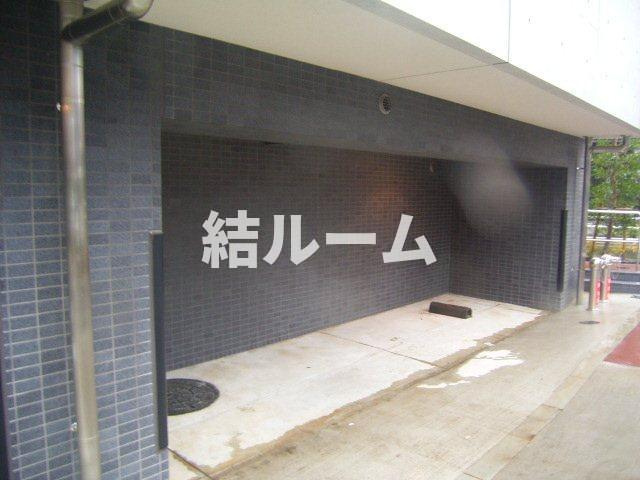 板橋区宮本町の賃貸マンションの駐車場