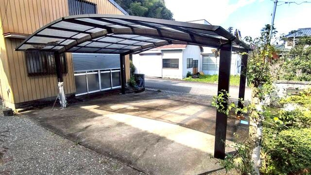 土佐市高岡町甲　中古戸建の駐車場