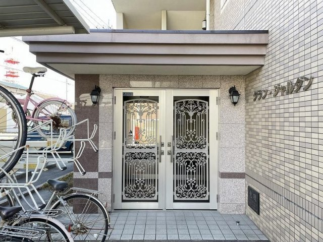 グランジャルダンのエントランス