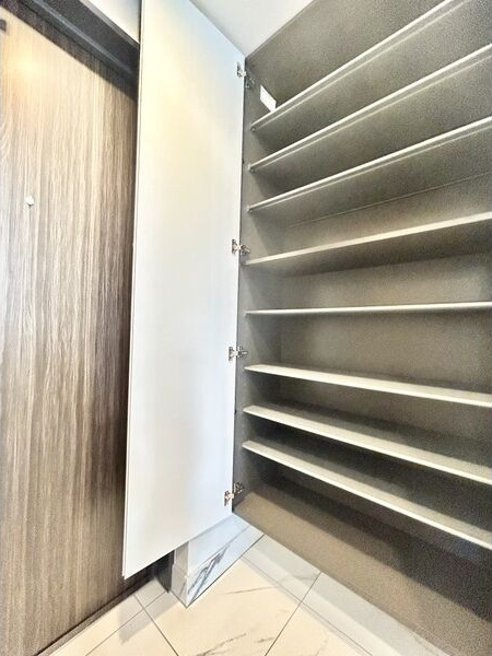 S-RESIDENCE千種belvia TOWER(べルヴィアタワー)　の玄関