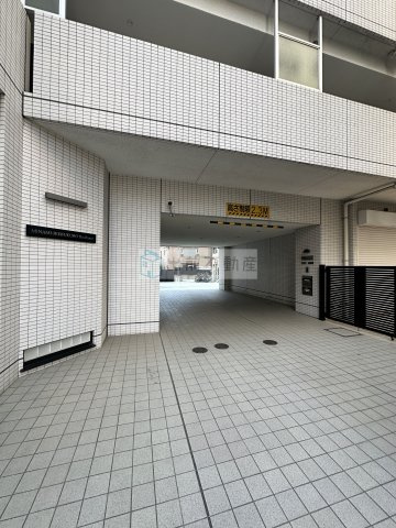 豊島区南池袋１丁目の賃貸マンションのエントランス
