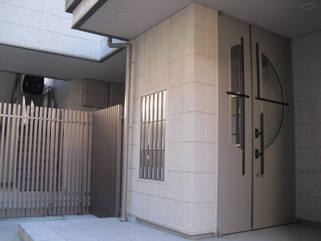 Ｗｅｓｔ　Ｖｉｌｌａｇｅのエントランス