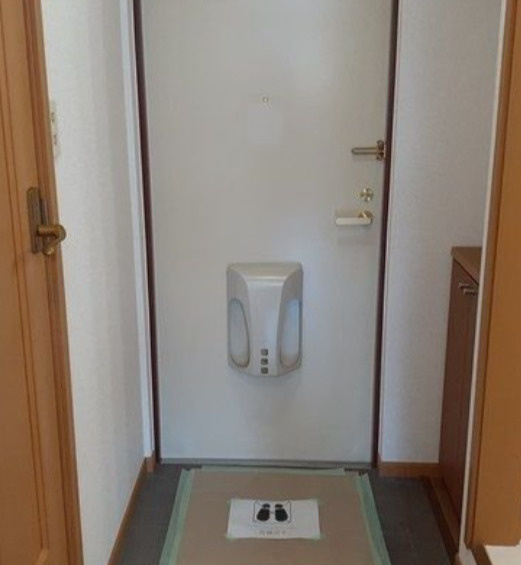 ローズスクエアの玄関