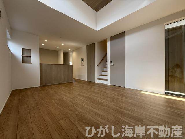 茅ヶ崎市西久保　新築戸建　全４棟のダイニング|16.5帖　勾配天井のLDK