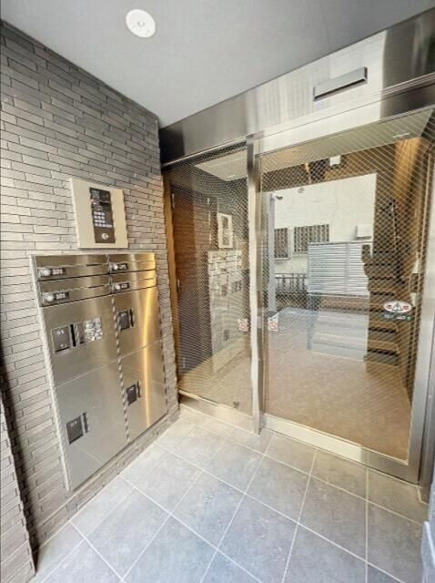 ｃａｓａ　ｅｓｔａｔｅ（カーサ　エスターテ）のエントランス