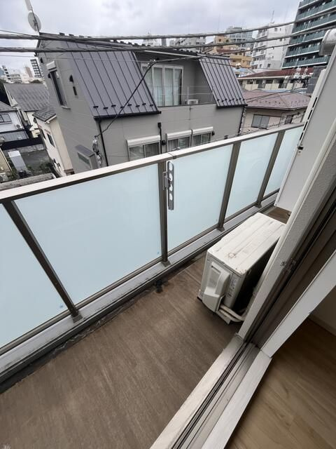 FLORA東中野のバルコニー