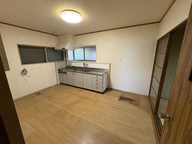 妻鹿中古戸建のキッチン