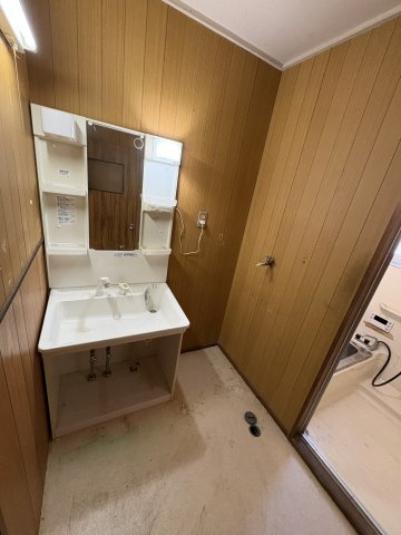 妻鹿中古戸建の独立洗面台