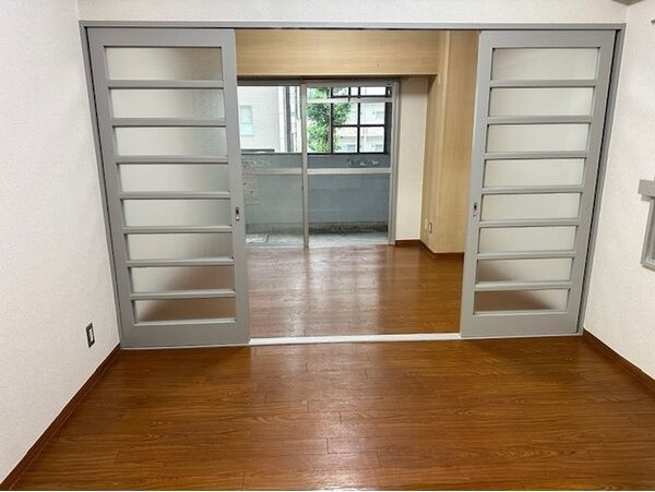 名古屋市千種区今池１丁目の賃貸マンションの居間・リビング