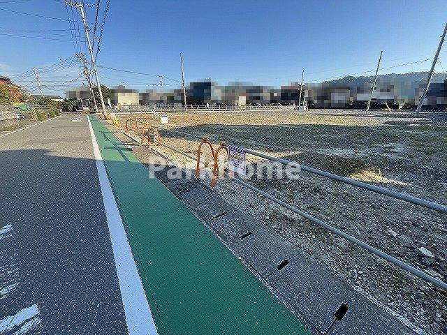 イルクオーレ蓮池Ⅲの前面道路含む現地写真