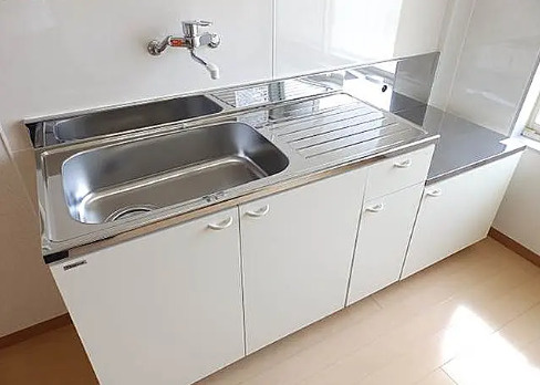 満室！亀山市川崎町 一棟アパートのキッチン