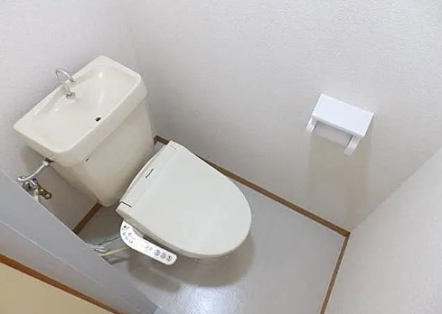 満室！亀山市川崎町 一棟アパートのトイレ