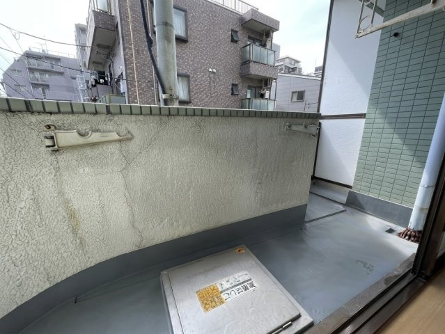 大阪市阿倍野区美章園１丁目の賃貸マンションのバルコニー