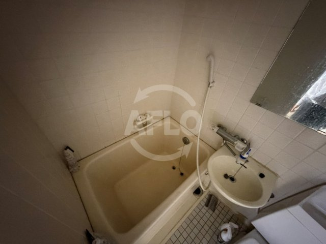 メゾンベルクレール中津の浴室