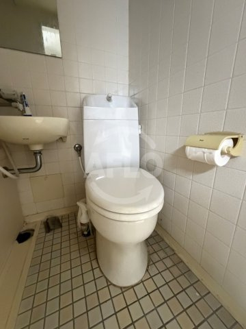 メゾンベルクレール中津のトイレ