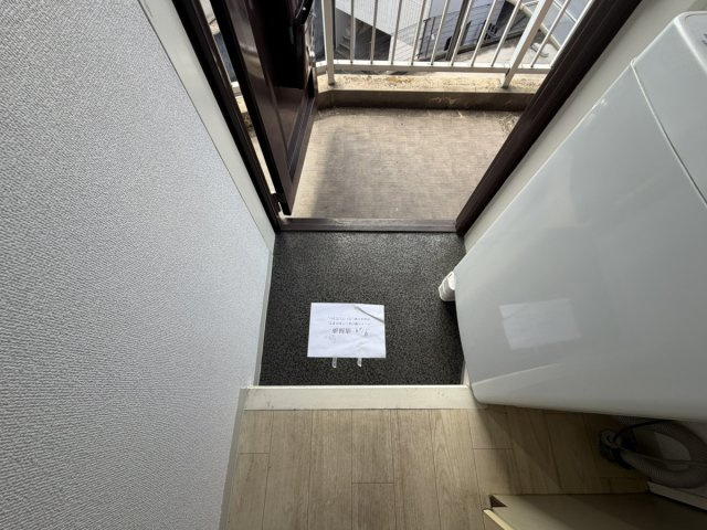 ホープ伊島A棟の玄関