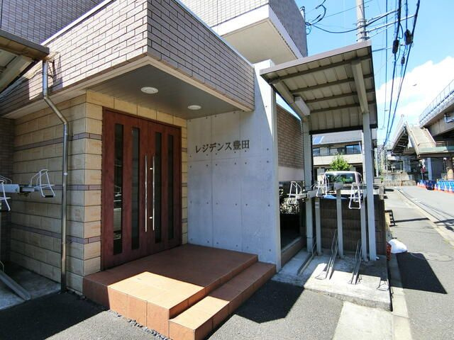 レジデンス豊田のエントランス