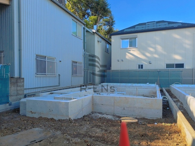 【外観】 | 練馬区高松６丁目　新築戸建て　１号棟 | 建築中