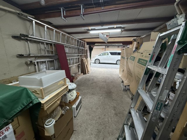 26/10/1NEW　戸建　高山市本町3丁目　2,000万円の駐車場