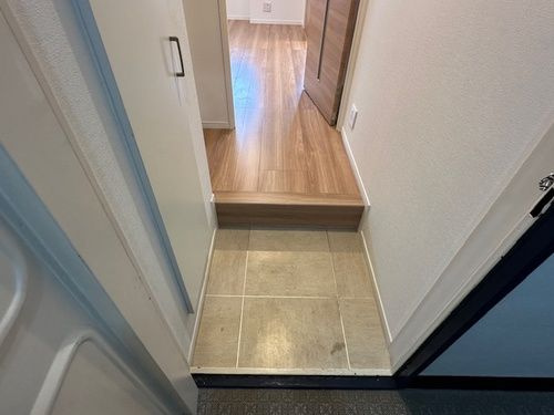 自由ヶ丘第３マンションの玄関