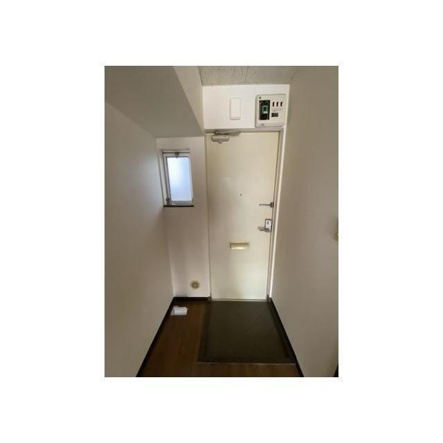 稲城市矢野口のアパートの玄関