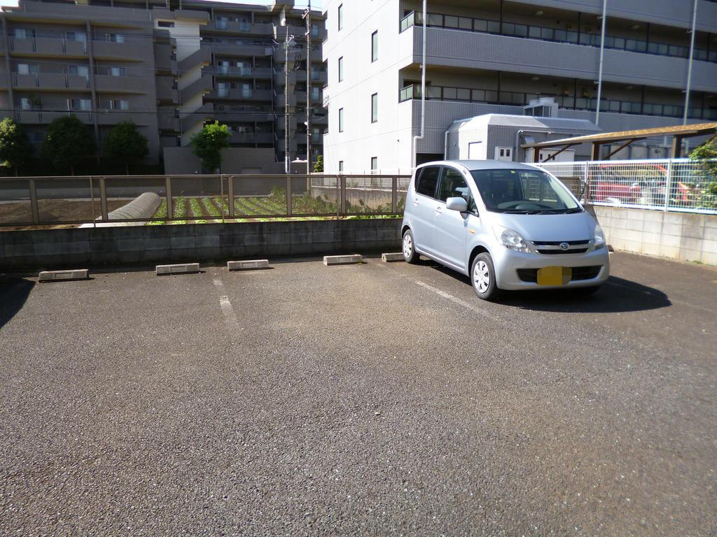 くすのきハウスＡの駐車場