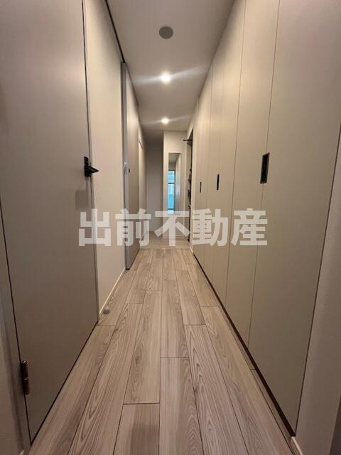 クロスレジデンス神田神保町のエントランス