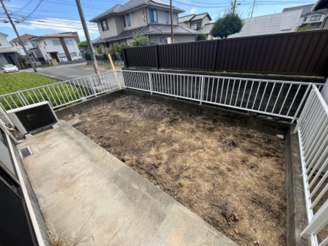 セジュール白石西新町　A棟の庭