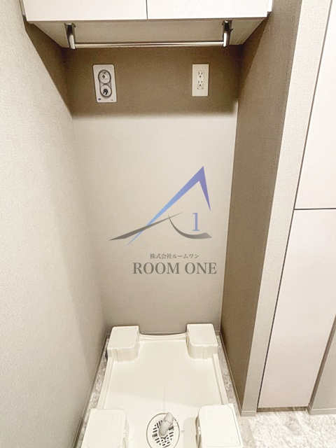 ロイヤルパークス有明の設備|洗濯機置き場です。