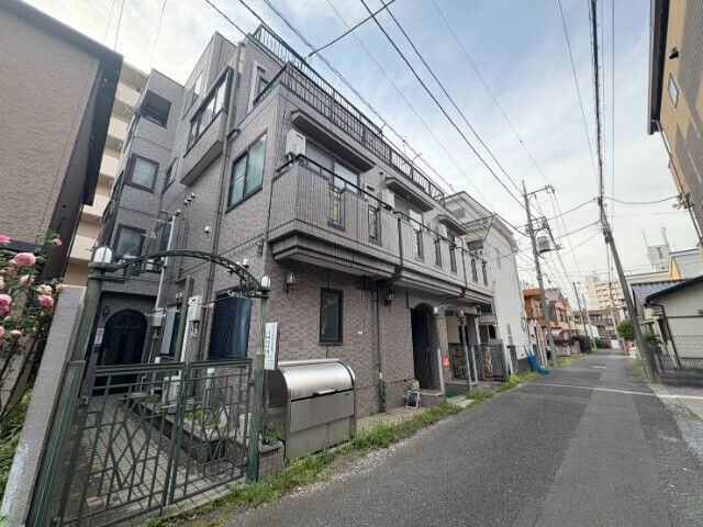 岡田ビルの外観