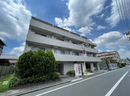 【外観】 | プレール・ドゥーク下井草 | 鉄筋コンクリート造のがっちりとした建物。