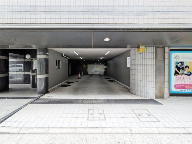 シーアイマンション鶴見の駐車場