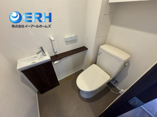 【トイレ】 | ザ・パークハウス六甲篠原 | 清潔感のあるトイレスペース。毎日使う場所だからこそ、使いやすさと快適さにこだわりたい方におすすめです！