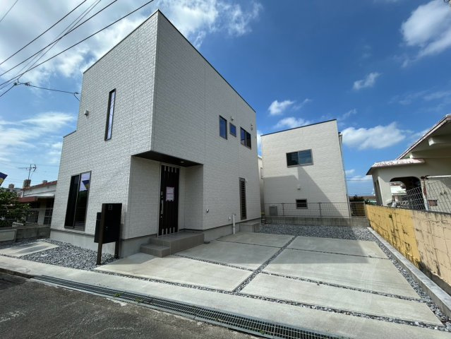 糸満市大里　１号棟　築浅戸建