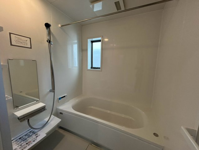 糸満市大里　１号棟　築浅戸建の浴室|バスルーム